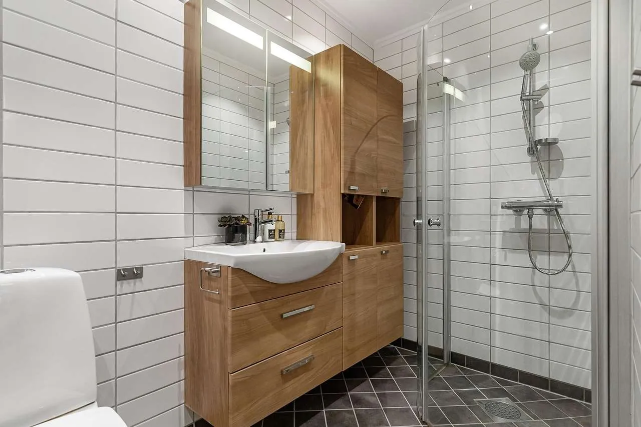 Small Bathroom Ideas: Space-Saving Secrets